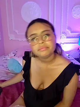 Snapshot of AngellVisen chatting on February 5, 7:51 pm AngellVisen online show from February 5, 7:51 pm