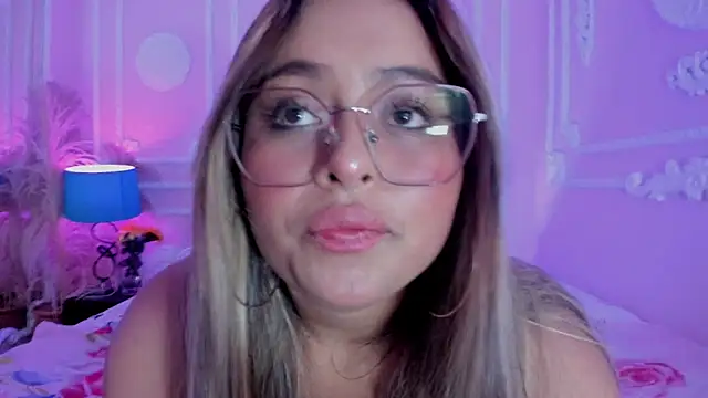 Snapshot of AngellVisen chatting on February 12, 8:04 pm AngellVisen online show from February 12, 8:04 pm