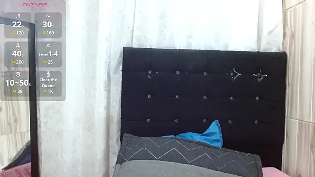 Snapshot of Camil4_milf_1 chatting on February 17, 7:05 am Camil4 milf 1 online show from February 17, 7:05 am