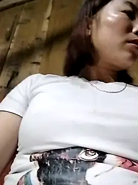 Snapshot of Ella-aa chatting on February 6, 1:14 pm Ella-aa online show from February 6, 1:14 pm