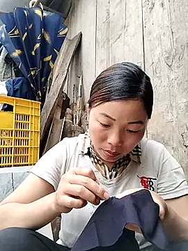 Ella-aa online show from May 23, 3:23 am