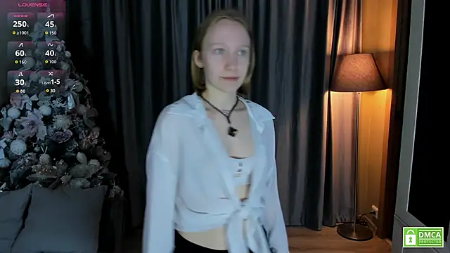 Snapshot of Cutie_Ellis chatting on May 9, 4:45 pm Cutie Ellis online show from May 9, 4:45 pm