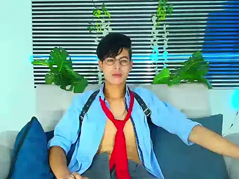 Snapshot of ThiiagoSaeenz chatting on February 10, 1:15 pm ThiiagoSaeenz online show from February 10, 1:15 pm