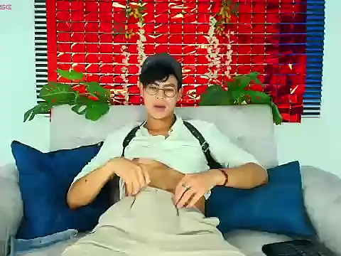 Snapshot of ThiiagoSaeenz chatting on February 16, 3:57 am ThiiagoSaeenz online show from February 16, 3:57 am