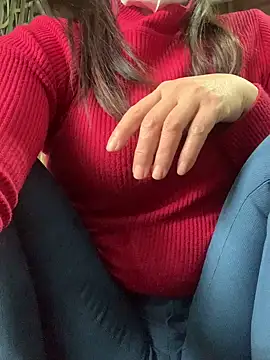 Snapshot of YANINA120 chatting on February 15, 1:35 am YANINA120 online show from February 15, 1:35 am