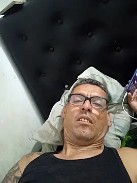 Carlos-0425 online show from May 6, 4:30 am