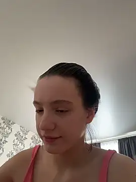 Snapshot of MiaTee chatting on March 2, 3:52 am MiaTee online show from March 2, 3:52 am