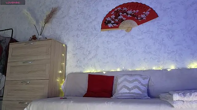 Snapshot of saya_li11 chatting on February 12, 4:35 pm saya li11 online show from February 12, 4:35 pm