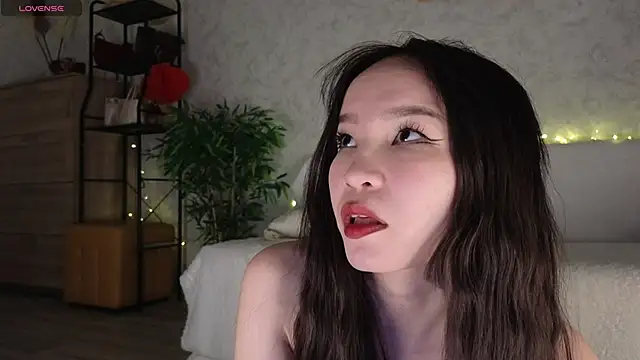 Snapshot of saya_li11 chatting on February 24, 5:11 pm saya li11 online show from February 24, 5:11 pm