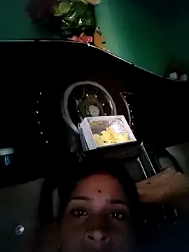 Snapshot of bhavna_pandit chatting on February 16, 8:10 am bhavna pandit online show from February 16, 8:10 am