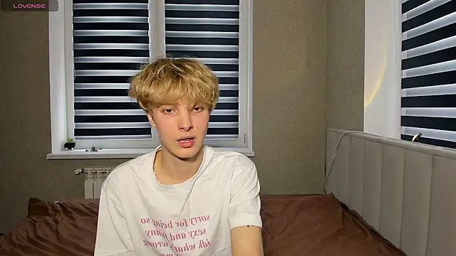 Snapshot of bunnyblush67 chatting on February 13, 10:44 am bunnyblush67 online show from February 13, 10:44 am