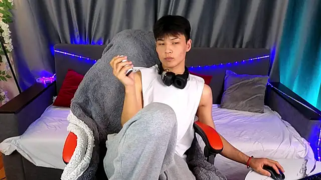 Snapshot of XanneLL chatting on February 26, 6:40 pm XanneLL online show from February 26, 6:40 pm