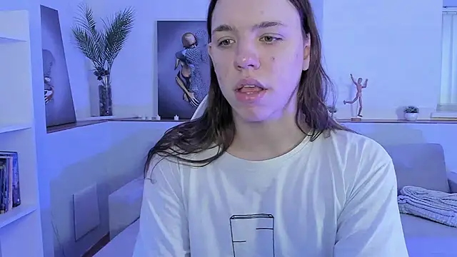 Snapshot of Madison_dolly chatting on March 1, 2:02 am Madison dolly online show from March 1, 2:02 am