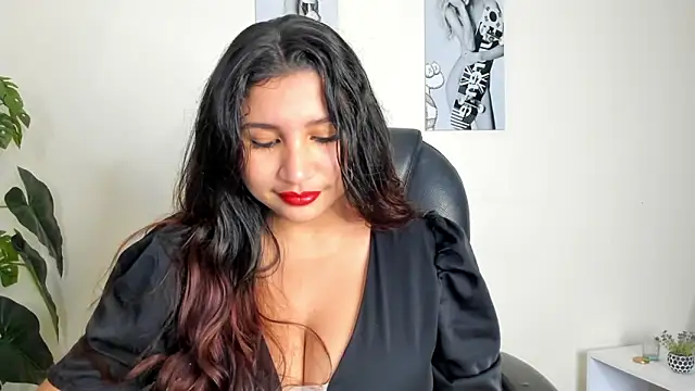 Snapshot of Victoria_Rosee chatting on February 2, 12:37 pm Victoria Rosee online show from February 2, 12:37 pm