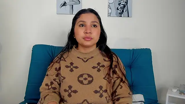 Snapshot of Victoria_Rosee chatting on February 13, 12:34 pm Victoria Rosee online show from February 13, 12:34 pm