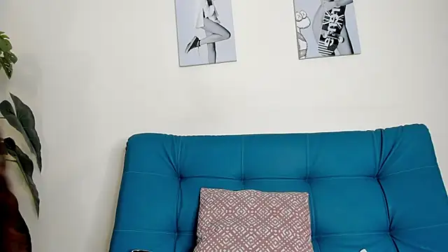 Snapshot of Victoria_Rosee chatting on February 20, 1:11 pm Victoria Rosee online show from February 20, 1:11 pm