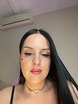 Snapshot of Evayra chatting on February 13, 9:11 pm Evayra online show from February 13, 9:11 pm