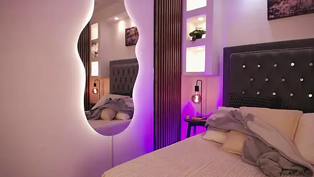 Fancy Vixen online show from March 6, 3:25 am