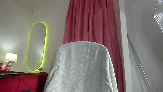 Snapshot of luna_velveth chatting on February 5, 1:10 am luna velveth online show from February 5, 1:10 am