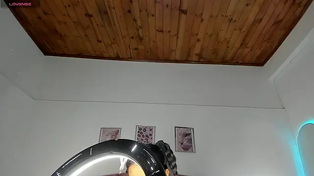 luna velveth online show from April 16, 10:38 am