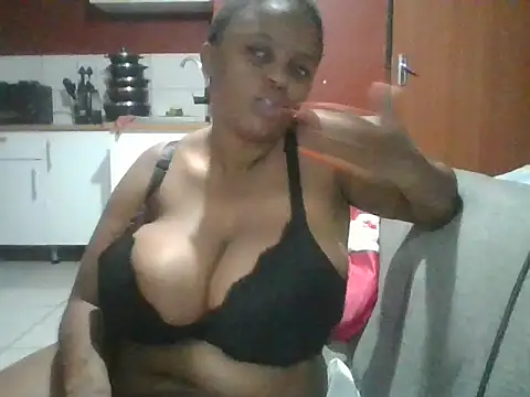 Snapshot of PrettyLisa26 chatting on April 16, 3:18 am PrettyLisa26 online show from April 16, 3:18 am