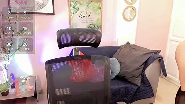 Snapshot of Monic_Bellucci chatting on February 20, 3:23 pm Monic Bellucci online show from February 20, 3:23 pm