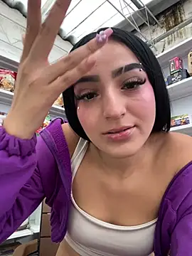 Snapshot of Valery_pink18 chatting on February 11, 10:26 pm Valery pink18 online show from February 11, 10:26 pm