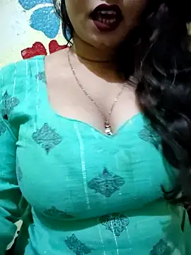 Snapshot of PARI51 chatting on February 10, 6:45 pm PARI51 online show from February 10, 6:45 pm