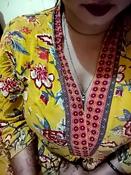 Snapshot of PARI51 chatting on February 12, 8:15 pm PARI51 online show from February 12, 8:15 pm