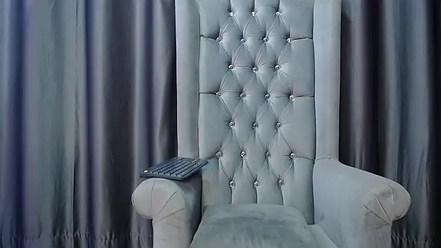 Snapshot of Ellie_Dollie chatting on July 4, 10:16 pm Ellie Dollie online show from July 4, 10:16 pm