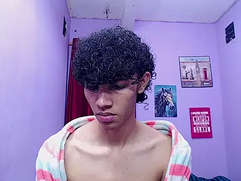 Snapshot of bigcock_twinks chatting on February 21, 11:28 pm bigcock twinks online show from February 21, 11:28 pm