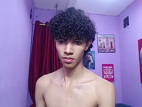 Snapshot of bigcock_twinks chatting on February 24, 5:27 am bigcock twinks online show from February 24, 5:27 am