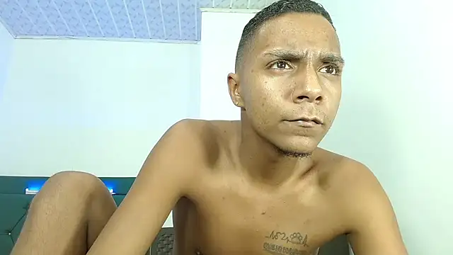 hotboyluxe online show from May 28, 9:28 am