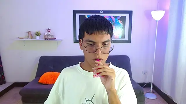 Maecum18 online show from March 23, 9:08 pm