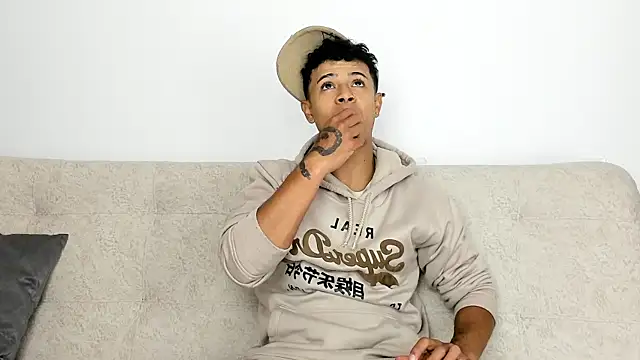 Snapshot of _Alex_Colton chatting on February 23, 11:24 pm Alex Colton online show from February 23, 11:24 pm