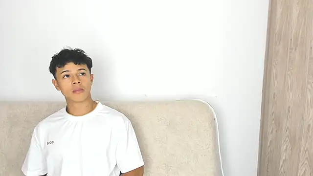 Snapshot of _Alex_Colton chatting on February 27, 10:10 pm Alex Colton online show from February 27, 10:10 pm