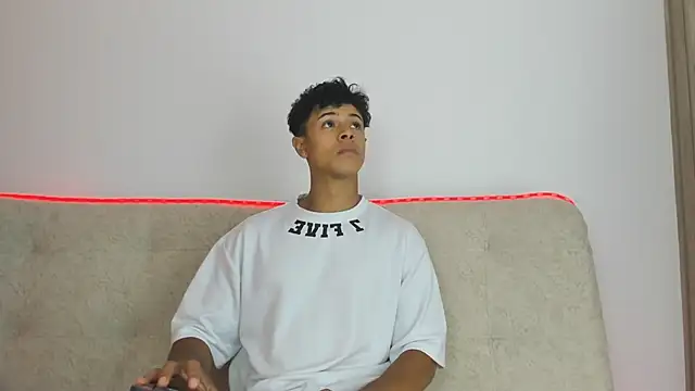 Snapshot of _Alex_Colton chatting on March 6, 10:06 pm Alex Colton online show from March 6, 10:06 pm