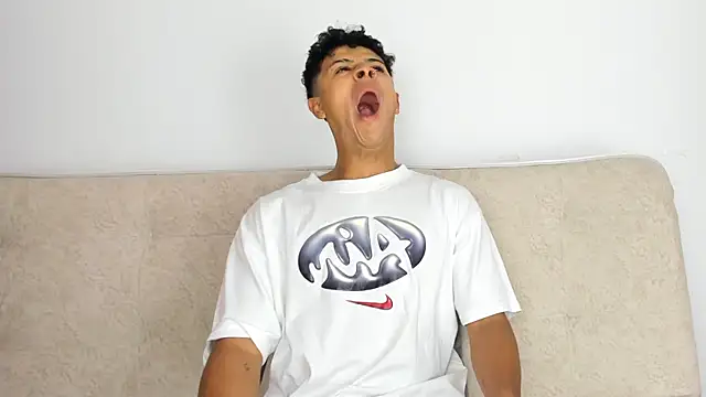 Snapshot of _Alex_Colton chatting on March 19, 10:03 pm Alex Colton online show from March 19, 10:03 pm