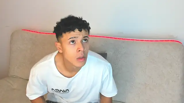 Snapshot of _Alex_Colton chatting on April 4, 10:18 pm Alex Colton online show from April 4, 10:18 pm