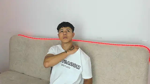 Snapshot of _Alex_Colton chatting on April 10, 10:03 pm Alex Colton online show from April 10, 10:03 pm