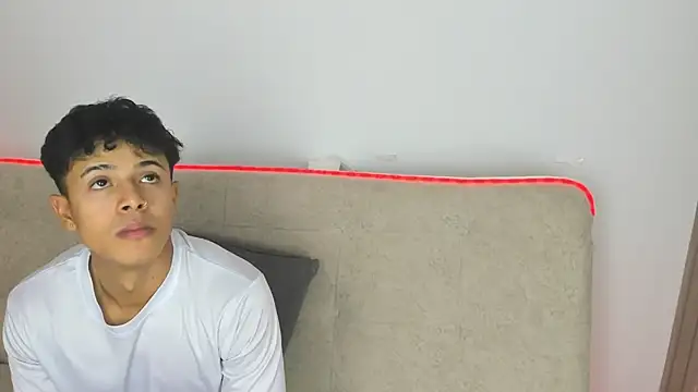 Snapshot of _Alex_Colton chatting on April 14, 10:27 pm Alex Colton online show from April 14, 10:27 pm