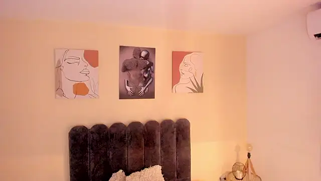 aura vega online show from March 8, 2:04 am