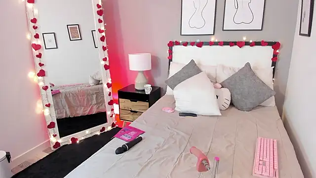 Snapshot of QueenRose___ chatting on February 23, 1:52 pm QueenRose online show from February 23, 1:52 pm