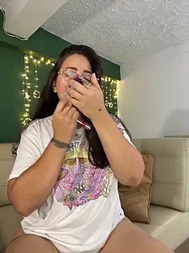 alisbloom online show from March 18, 6:11 pm