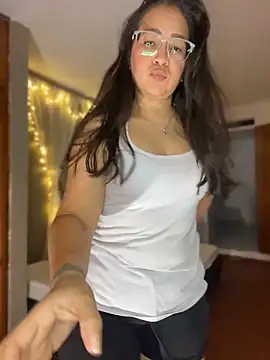 alisbloom online show from April 10, 6:34 pm