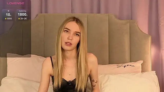 NikkiRyx online show from February 11, 4:01 pm