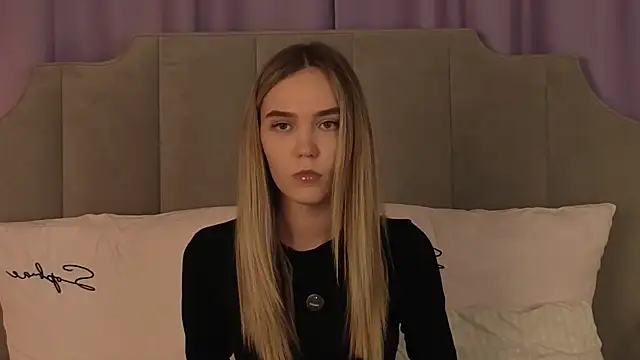 NikkiRyx online show from April 16, 5:36 pm