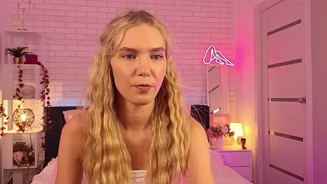 Snapshot of NikkiRyx chatting on July 8, 2:21 pm NikkiRyx online show from July 8, 2:21 pm