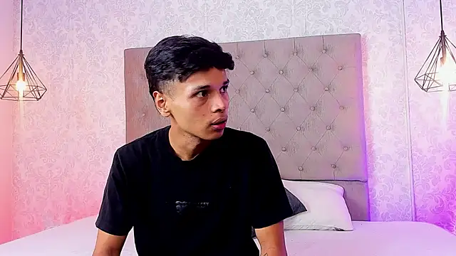 Alejandroo Montenegro online show from May 24, 12:15 am