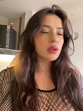 foxxy lover online show from April 4, 6:05 pm